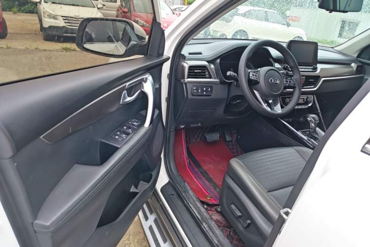 Used Kia Sportage R 2018 2.0L Automatic Smart Luxury Version China V Standard Driver Seat
