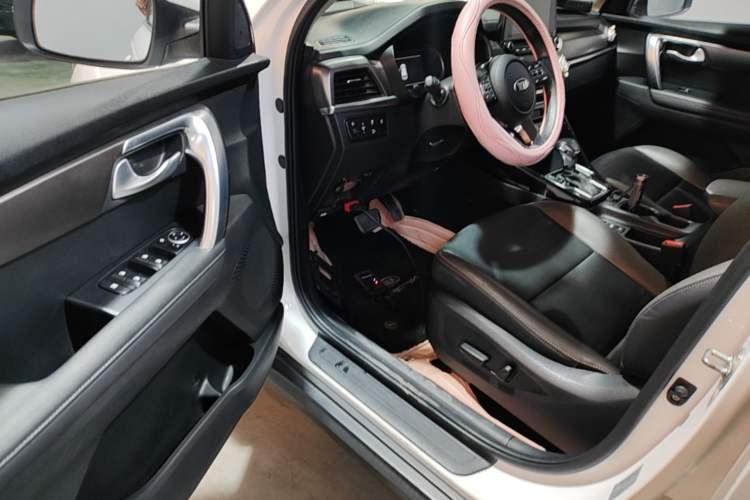 Used Kia Sportage R 2018 2.0L Automatic Smart Luxury Version China V Standard Driver Seat