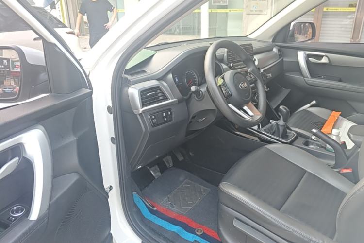 Used Kia Sportage R 2018 2.0L Manual Fashion Edition China V Standard Driver Seat