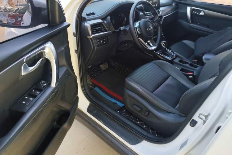 Used Kia Sportage R 2018 2.0L Automatic Smart Luxury Version China V Standard Driver Seat