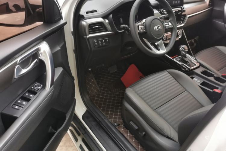 Used Kia Sportage R 2018 2.0L Automatic Smart Luxury Version China V Standard Driver Seat