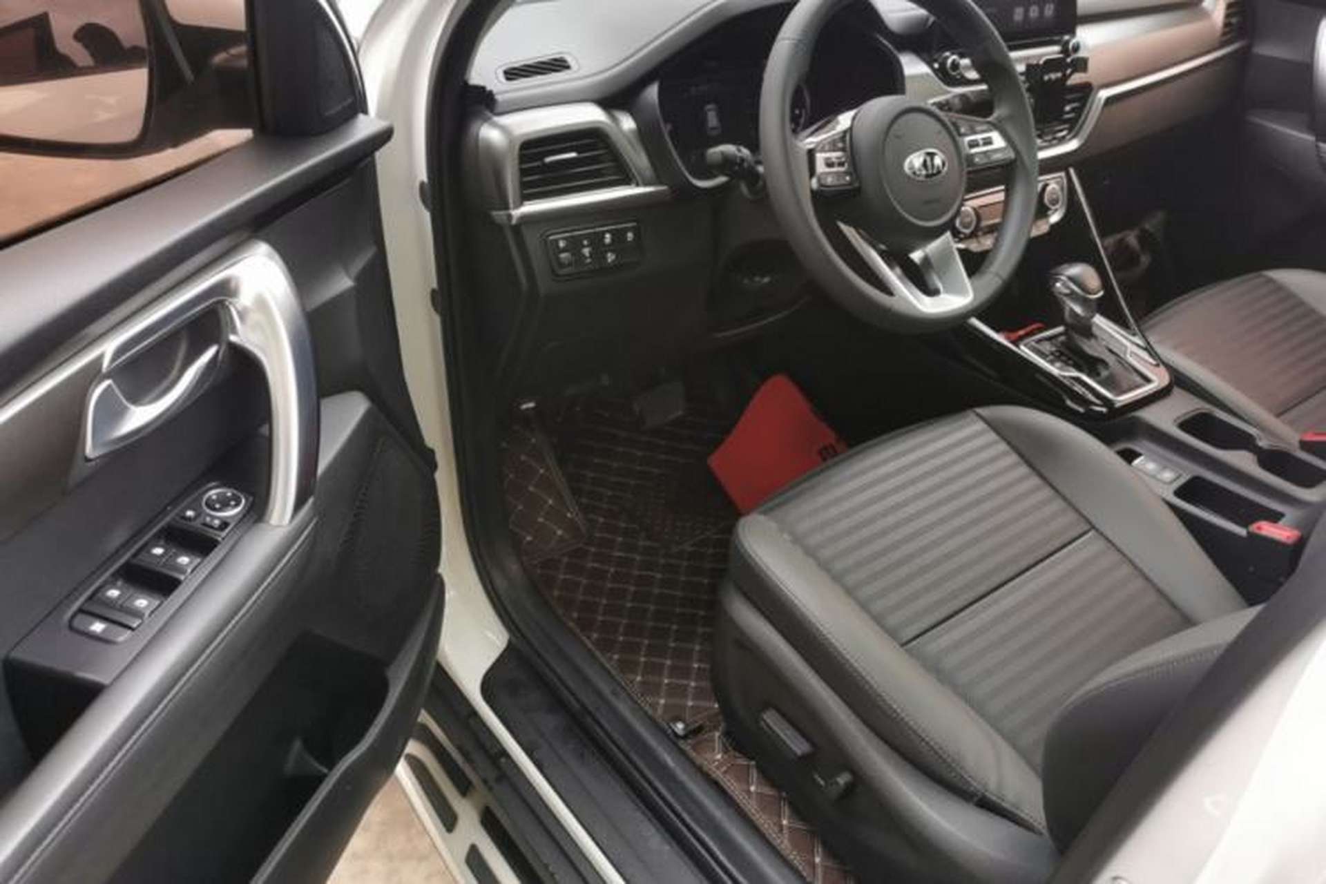 Used Kia Sportage R 2018 2.0L Automatic Smart Luxury Version China V Standard Driver Seat
