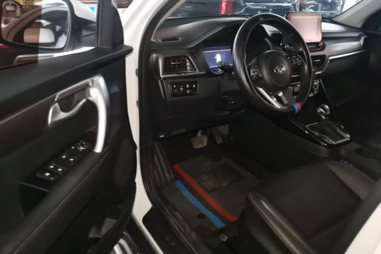 Used Kia Sportage R 2018 2.0L Automatic Smart Luxury Version China V Standard Driver Seat