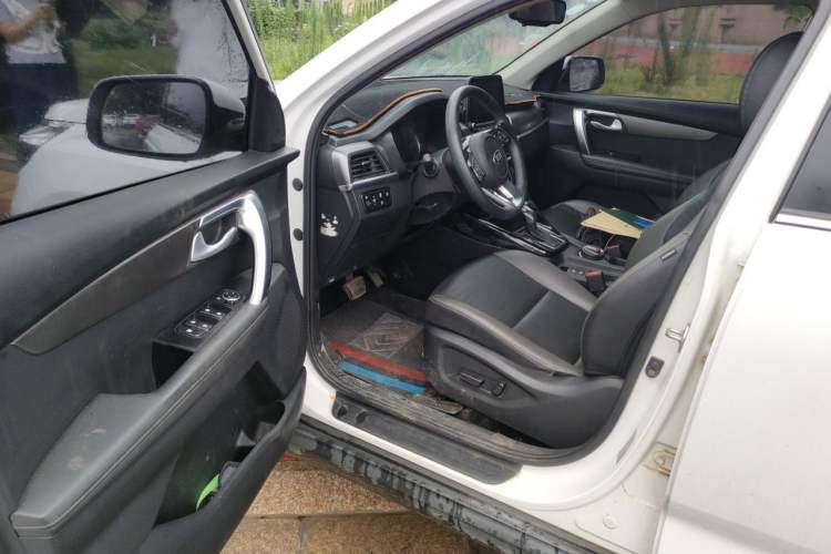 Used Kia Sportage R 2018 2.0L Automatic Smart Luxury Version China V Standard Driver Seat