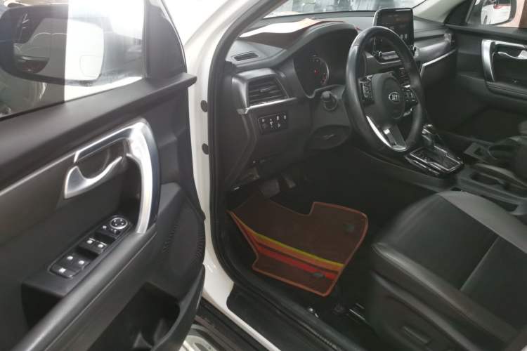 Used Kia Sportage R 2018 2.0L Automatic Smart Luxury Version China V Standard Driver Seat