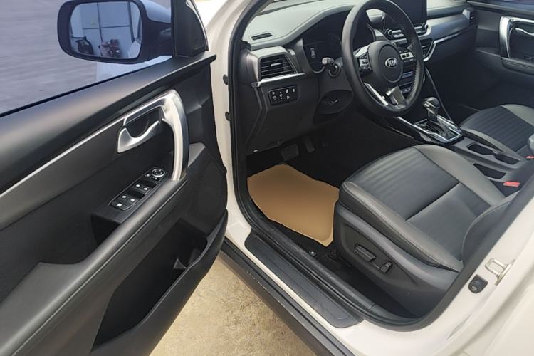 Used Kia Sportage R 2018 2.0L Automatic Smart Luxury Version China V Standard Driver Seat