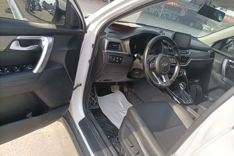 Used Kia Sportage R 2018 2.0L Automatic Smart Luxury Version China V Standard Driver Seat