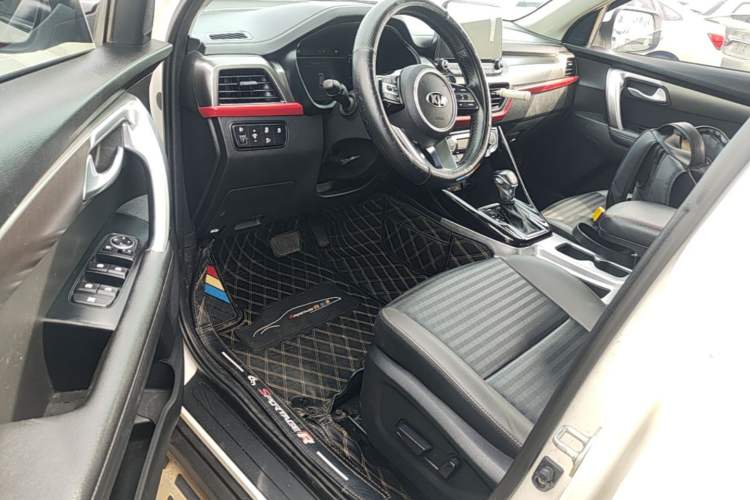 Used Kia Sportage R 2018 2.0L Automatic Smart Luxury Version China V Standard Driver Seat