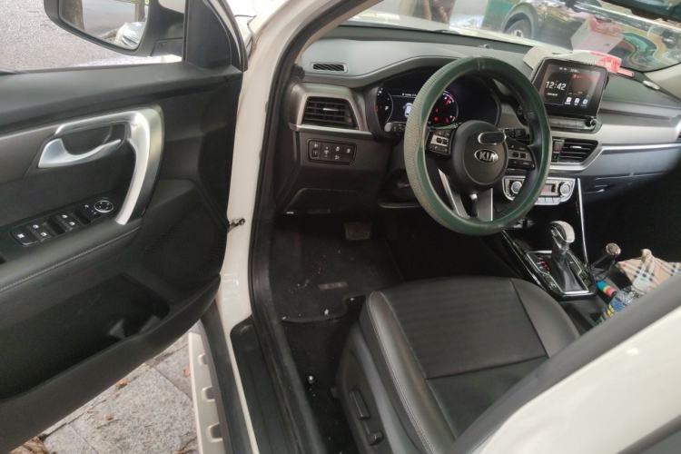Used Kia Sportage R 2018 2.0L Automatic Smart Luxury Version China V Standard Driver Seat