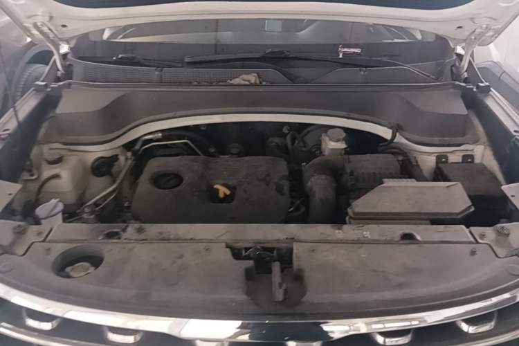 Used Kia Sportage R 2018 2.0L Automatic Smart Luxury Version China V Standard Engine Bay