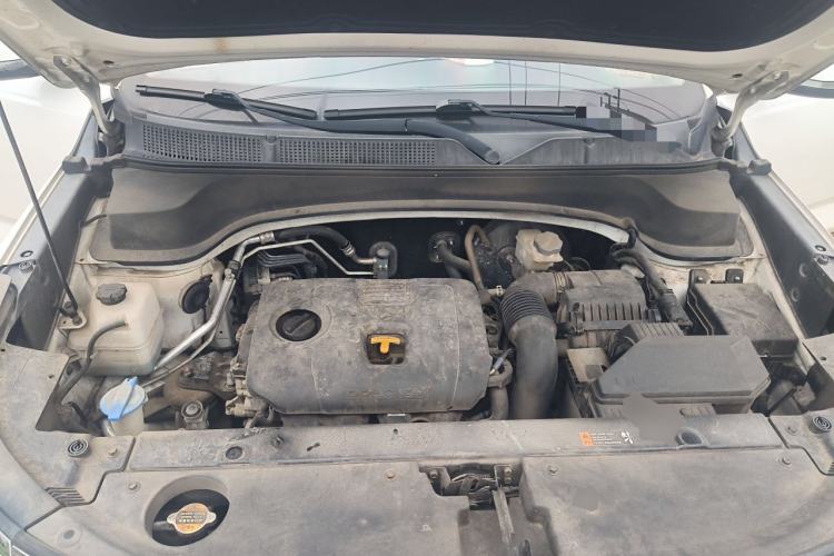 Used Kia Sportage R 2018 2.0L Automatic Smart Luxury Version China V Standard Engine Bay