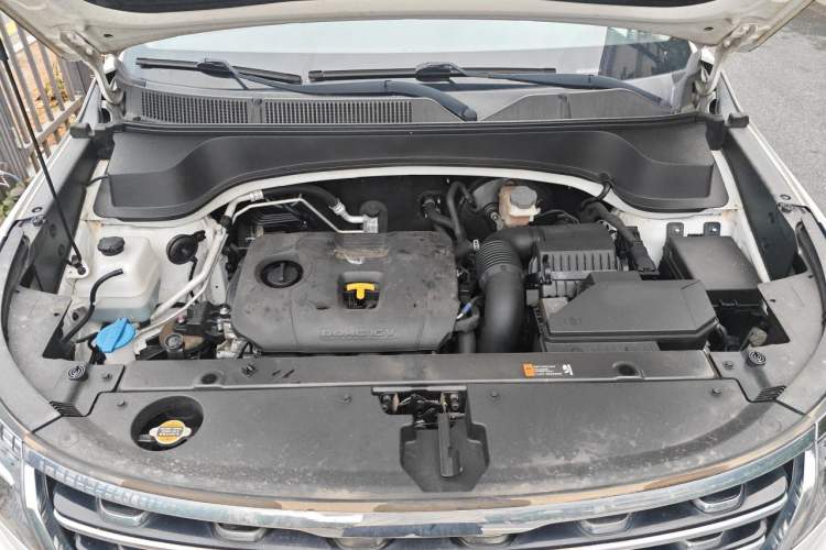 Used Kia Sportage R 2018 2.0L Automatic Smart Luxury Version China V Standard Engine Bay