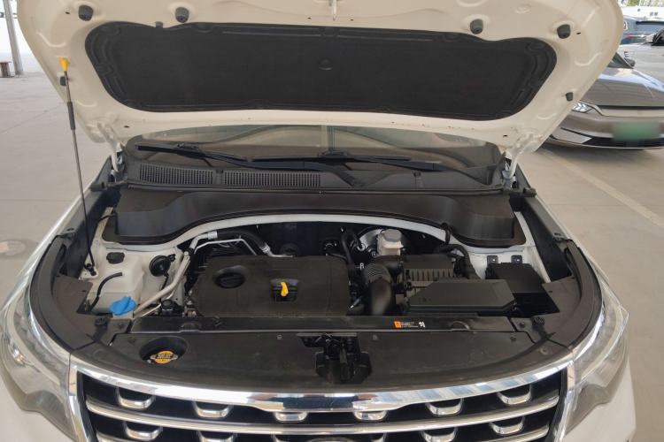 Used Kia Sportage R 2018 2.0L Automatic Smart Luxury Version China V Standard Engine Bay