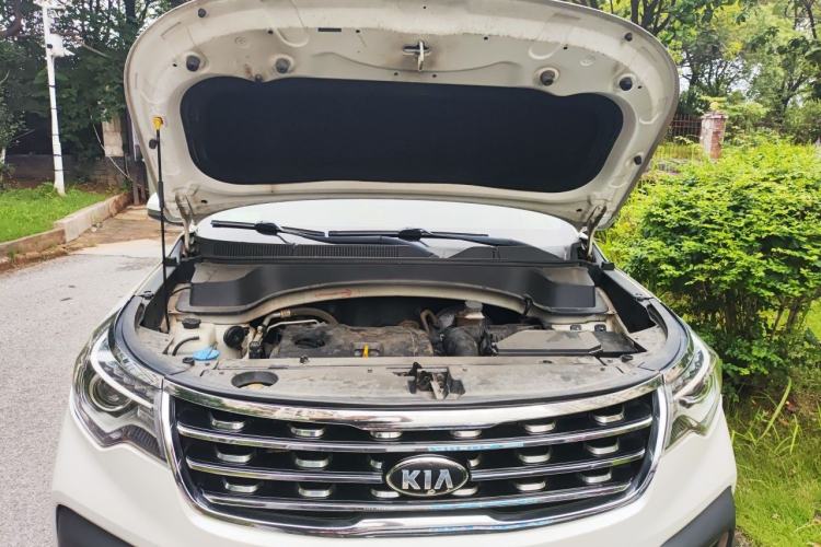 Used Kia Sportage R 2018 2.0L Automatic Smart Luxury Version China V Standard Engine Bay