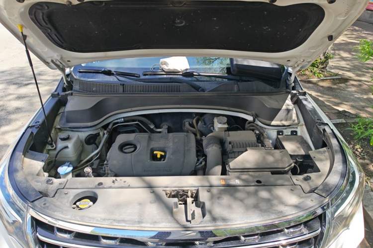 Used Kia Sportage R 2018 2.0L Automatic Smart Luxury Version China V Standard Engine Bay