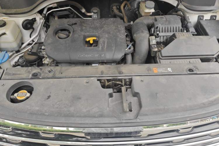 Used Kia Sportage R 2018 2.0L Automatic Smart Luxury Version China V Standard Engine Bay