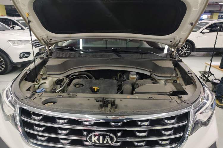 Used Kia Sportage R 2018 2.0L Automatic Smart Luxury Version China V Standard Engine Bay