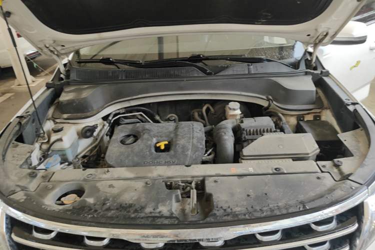 Used Kia Sportage R 2018 2.0L Automatic Smart Luxury Version China V Standard Engine Bay