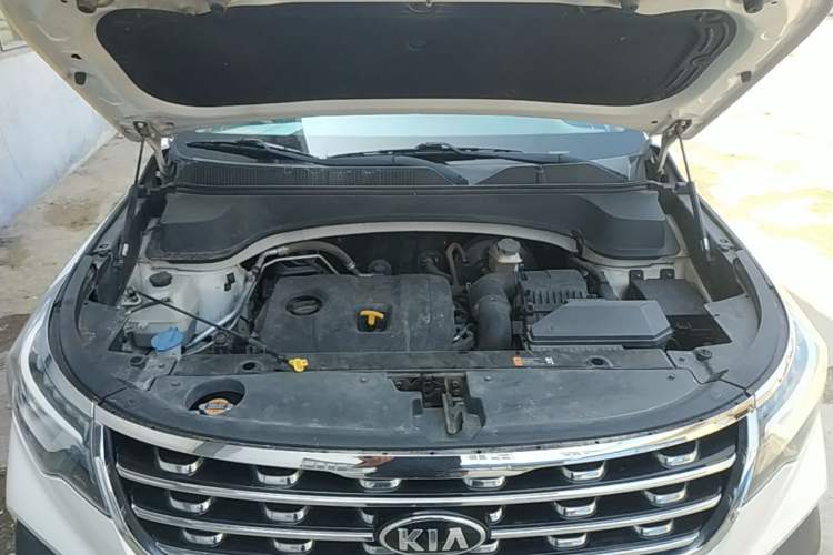 Used Kia Sportage R 2018 2.0L Automatic Smart Luxury Version China V Standard Engine Bay