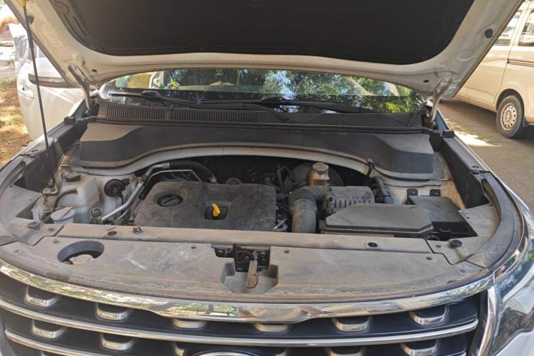 Used Kia Sportage R 2018 2.0L Automatic Smart Luxury Version China V Standard Engine Bay