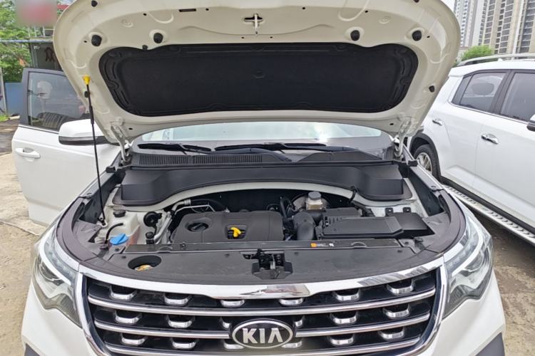 Used Kia Sportage R 2018 2.0L Automatic Smart Luxury Version China V Standard Engine Bay