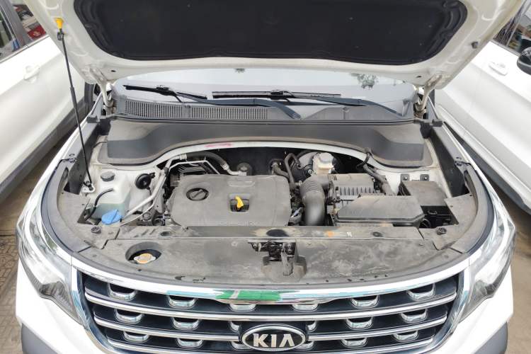Used Kia Sportage R 2018 2.0L Automatic Smart Luxury Version China V Standard Engine Bay