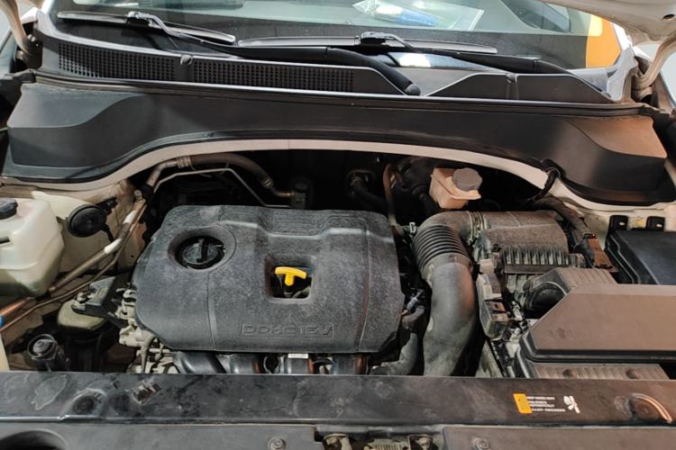 Used Kia Sportage R 2018 2.0L Automatic Smart Luxury Version China V Standard Engine Bay