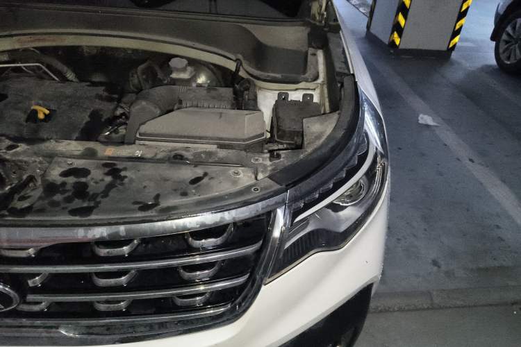 Used Kia Sportage R 2018 2.0L Automatic Smart Luxury Version China V Standard Engine Bay Left