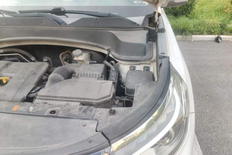 Used Kia Sportage R 2018 2.0L Automatic Smart Luxury Version China V Standard Engine Bay Left