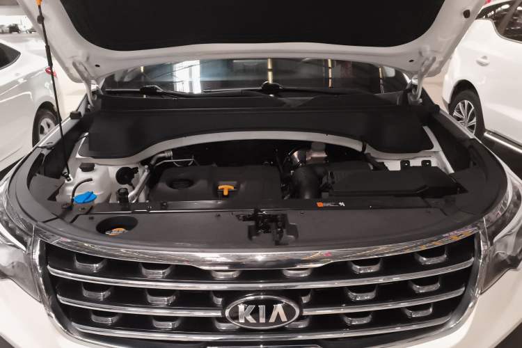 Used Kia Sportage R 2018 2.0L Automatic Smart Luxury Version China V Standard Engine Bay