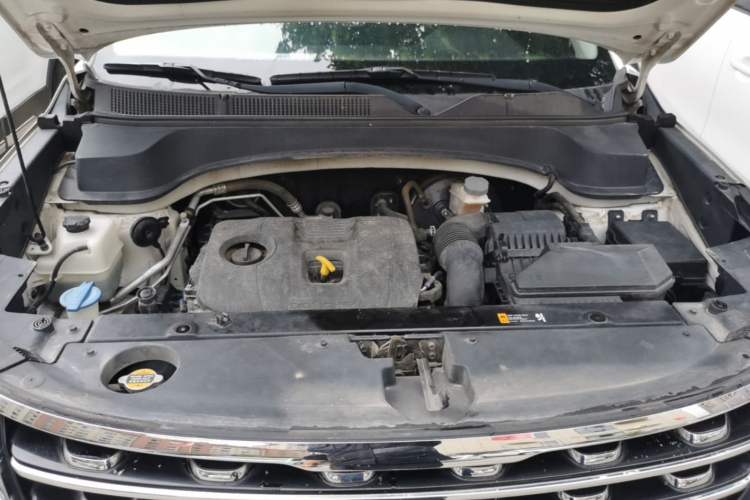Used Kia Sportage R 2018 2.0L Automatic Smart Luxury Version China V Standard Engine Bay