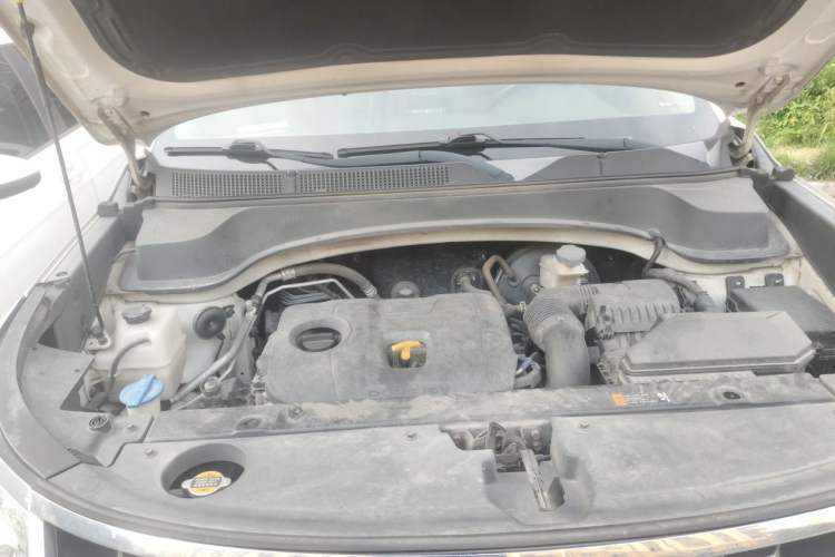 Used Kia Sportage R 2018 2.0L Automatic Smart Luxury Version China V Standard Engine Bay