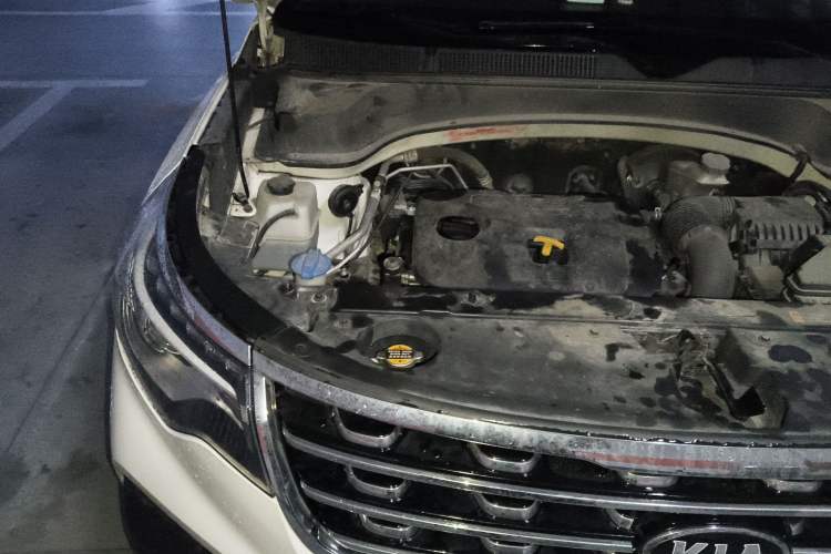 Used Kia Sportage R 2018 2.0L Automatic Smart Luxury Version China V Standard Engine Bay Right