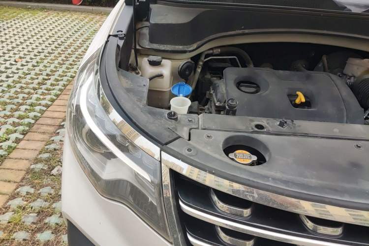 Used Kia Sportage R 2018 2.0L Automatic Smart Luxury Version China V Standard Engine Bay Right