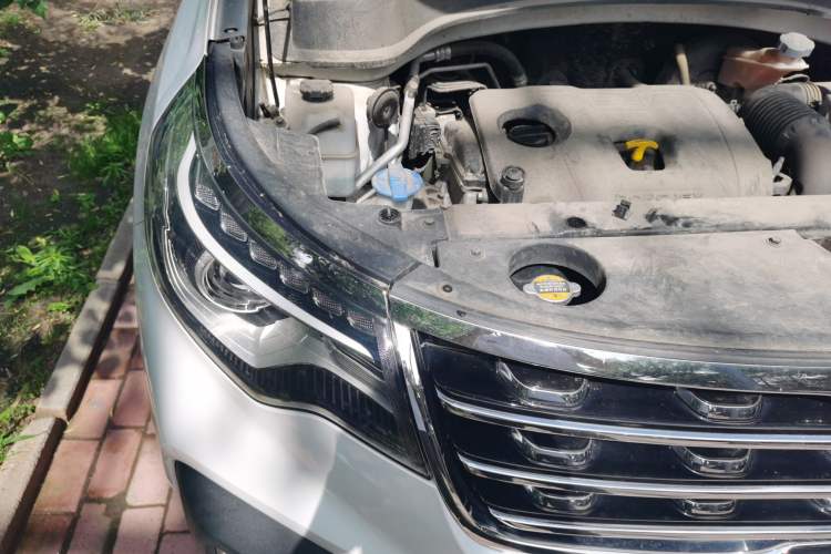 Used Kia Sportage R 2018 2.0L Automatic Smart Luxury Version China V Standard Engine Bay Right