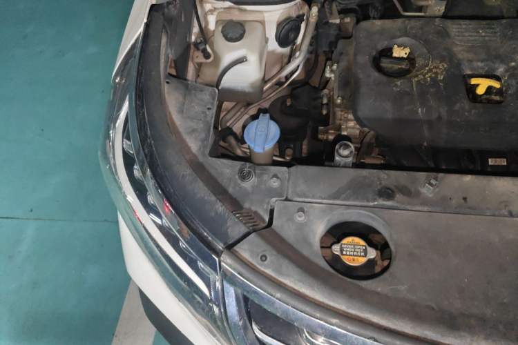 Used Kia Sportage R 2018 2.0L Automatic Smart Luxury Version China V Standard Engine Bay Right