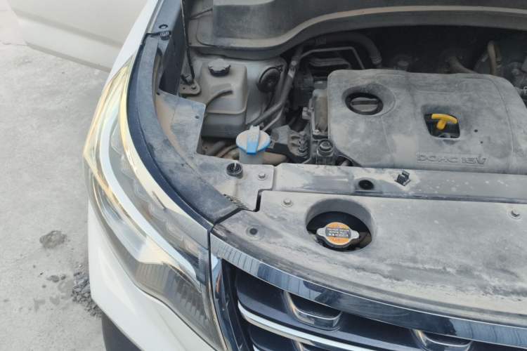 Used Kia Sportage R 2018 2.0L Automatic Smart Luxury Version China V Standard Engine Bay Right