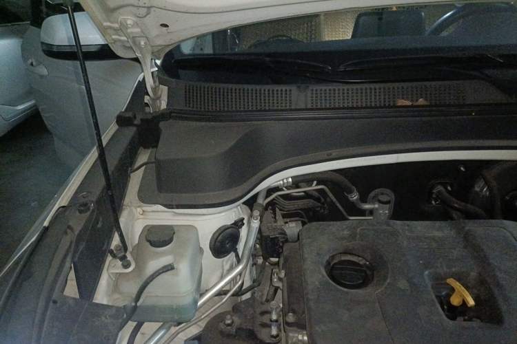 Used Kia Sportage R 2018 2.0L Automatic Smart Luxury Version China V Standard Engine Bay Right