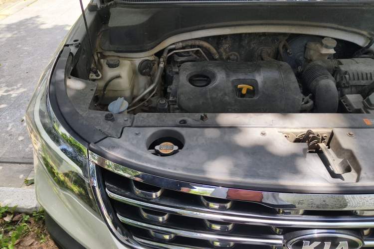 Used Kia Sportage R 2018 2.0L Automatic Smart Luxury Version China V Standard Engine Bay Right