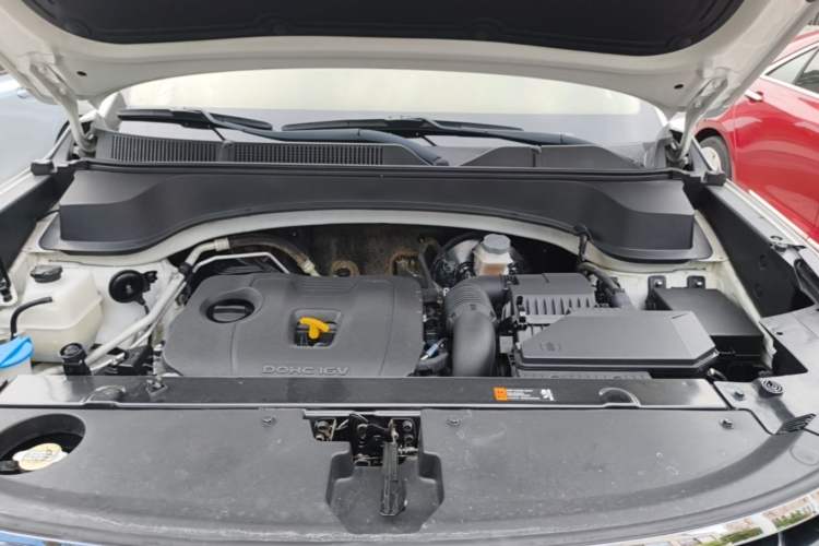 Used Kia Sportage R 2018 2.0L Automatic Smart Luxury Version China V Standard Engine Bay