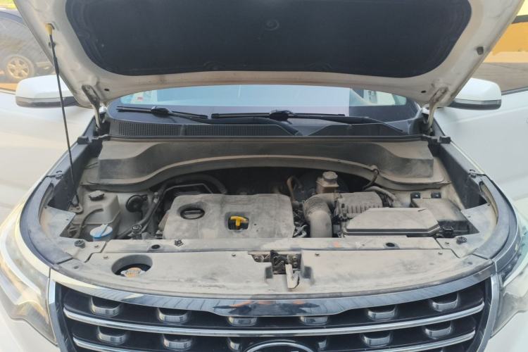 Used Kia Sportage R 2018 2.0L Automatic Smart Luxury Version China V Standard Engine Bay