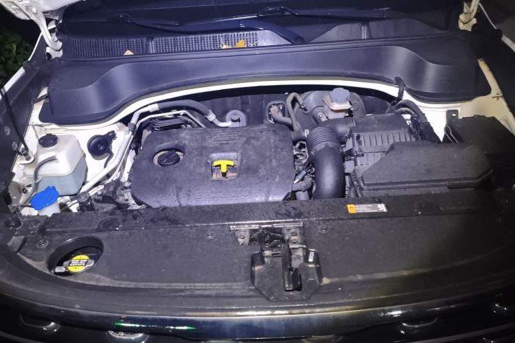 Used Kia Sportage R 2018 2.0L Automatic Smart Luxury Version China V Standard Engine Bay