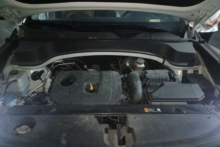 Used Kia Sportage R 2018 2.0L Automatic Smart Luxury Version China V Standard Engine Bay