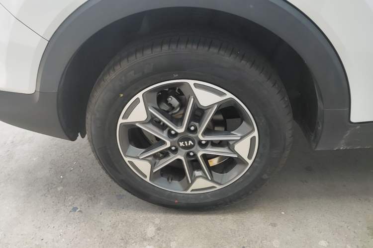 Used Kia Sportage R 2018 2.0L Manual Fashion Edition China V Standard Exterior 5