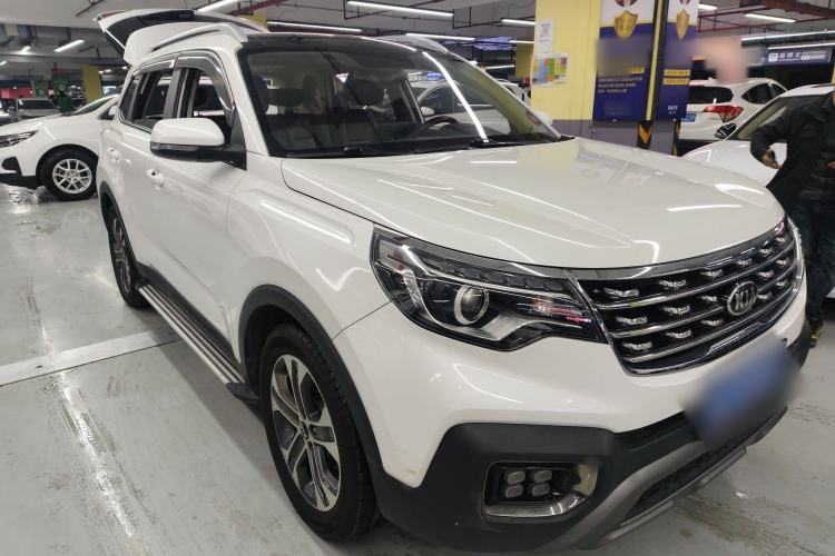 Used Kia Sportage R 2018 2.0L Automatic Smart Luxury Version China V Standard Front Right 45 Deg