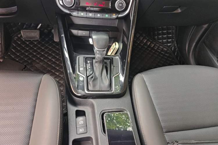 Used Kia Sportage R 2018 2.0L Automatic Smart Luxury Version China V Standard Gear Lever