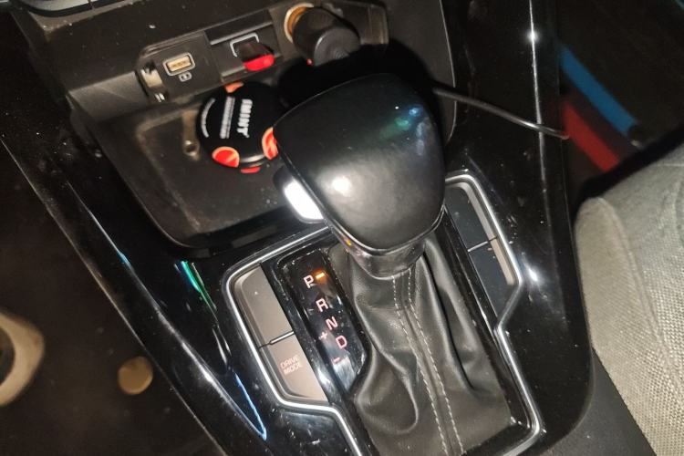 Used Kia Sportage R 2018 2.0L Automatic Smart Luxury Version China V Standard Gear Lever