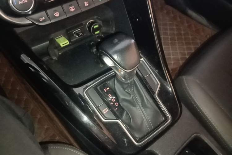 Used Kia Sportage R 2018 2.0L Automatic Smart Luxury Version China V Standard Gear Lever