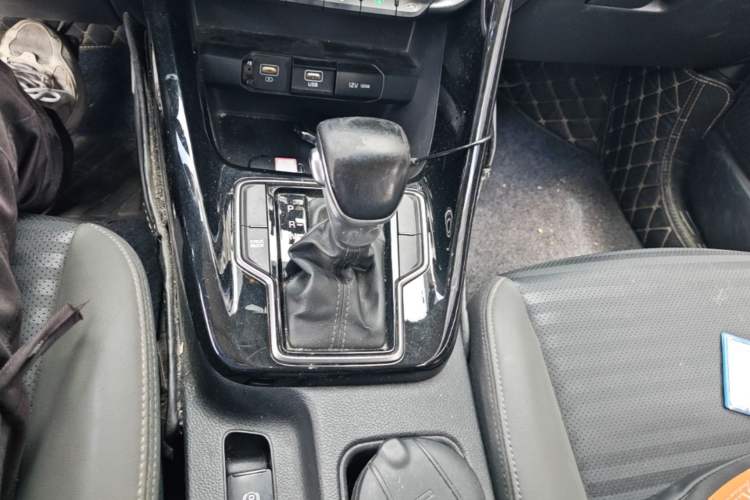 Used Kia Sportage R 2018 2.0L Automatic Smart Luxury Version China V Standard Gear Lever