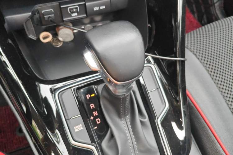 Used Kia Sportage R 2018 2.0L Automatic Smart Luxury Version China V Standard Gear Lever